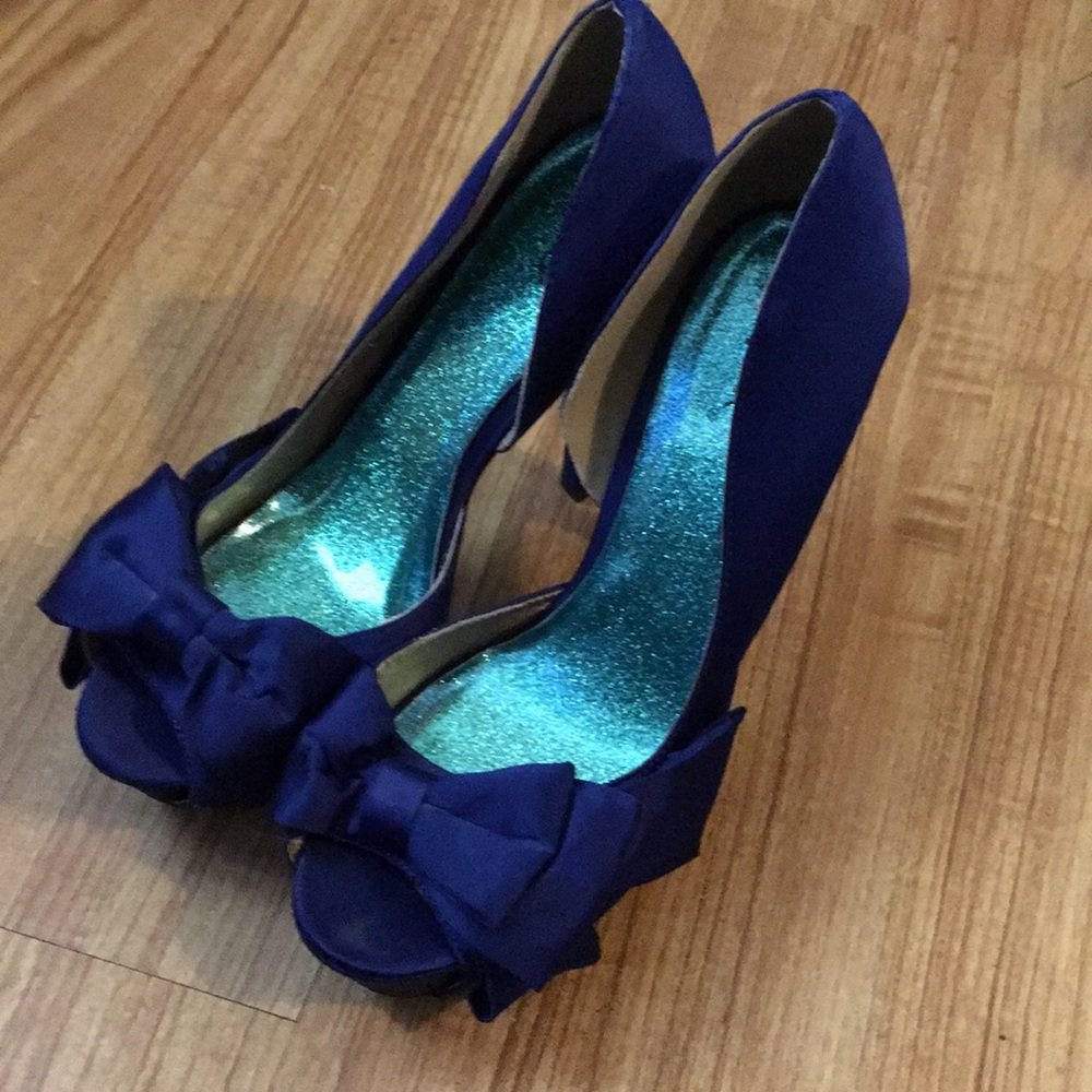 Qupid Blue Satin Stacked Heels